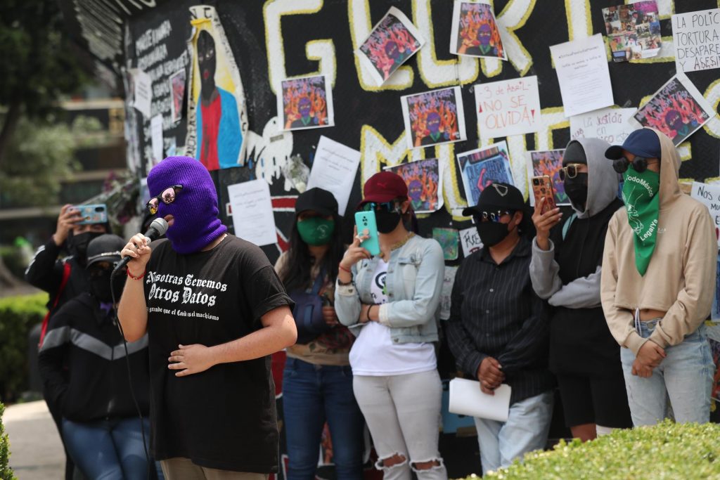 Mujeres protestan en CDMX por agresión policial en Chimalhuacán - manifestacion-de-mujeres-en-cdmx-contra-abusos-en-chimalhuacan-1024x683