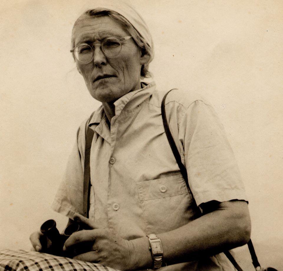 La loca de la escoba que barría el desierto - maria-reiche