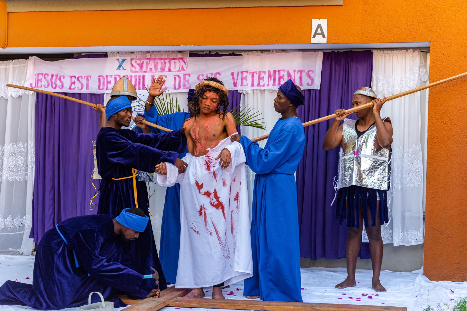 Haitianos celebran la Pasión de Cristo en medio de la crisis