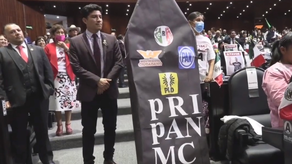 Morena exhibirá en tribuna a diputados que votaron contra la Reforma Eléctrica Morena exhibirá en tribuna a diputados que votaron contra la Reforma Eléctrica