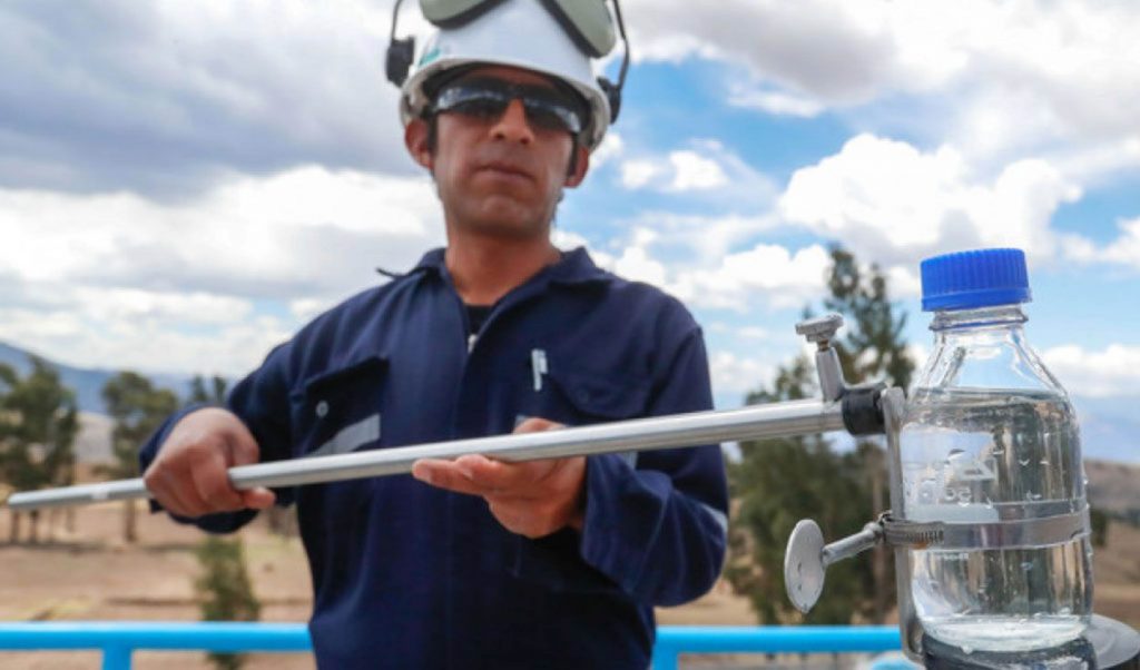 UNAM monitorea COVID-19 y restos de fármacos en aguas residuales - muestra-en-aguas-residuales-1024x602