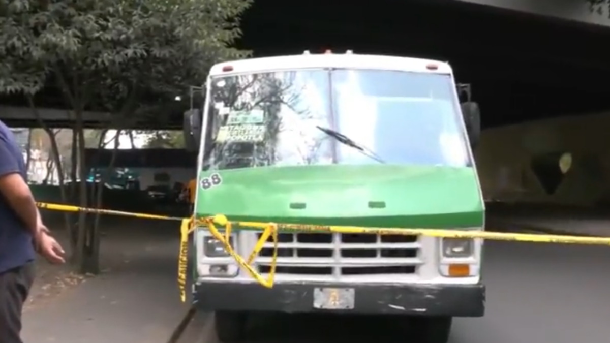 Chofer de microbús atropella a mujer de la tercera edad en Calzada México-Tacuba Chofer de microbús atropella a mujer de la tercera edad en Calzada México-Tacuba