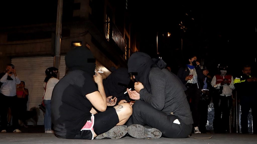 Vinculan a proceso a mujeres detenidas en operativo para recuperar edificio de la CNDH - mujeres-detenidas-cndh-recuperacion-instalaciones-1024x576
