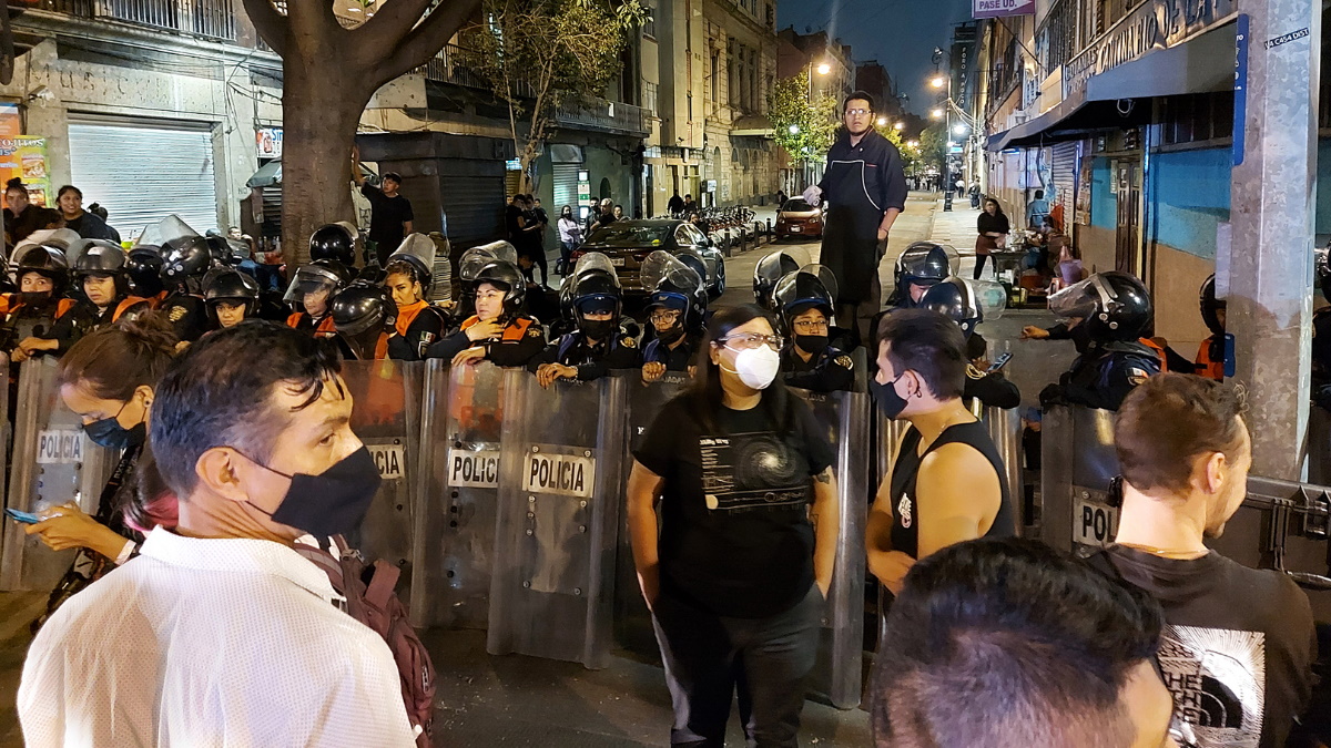 Vinculan a proceso a mujeres detenidas en operativo para recuperar edificio de la CNDH