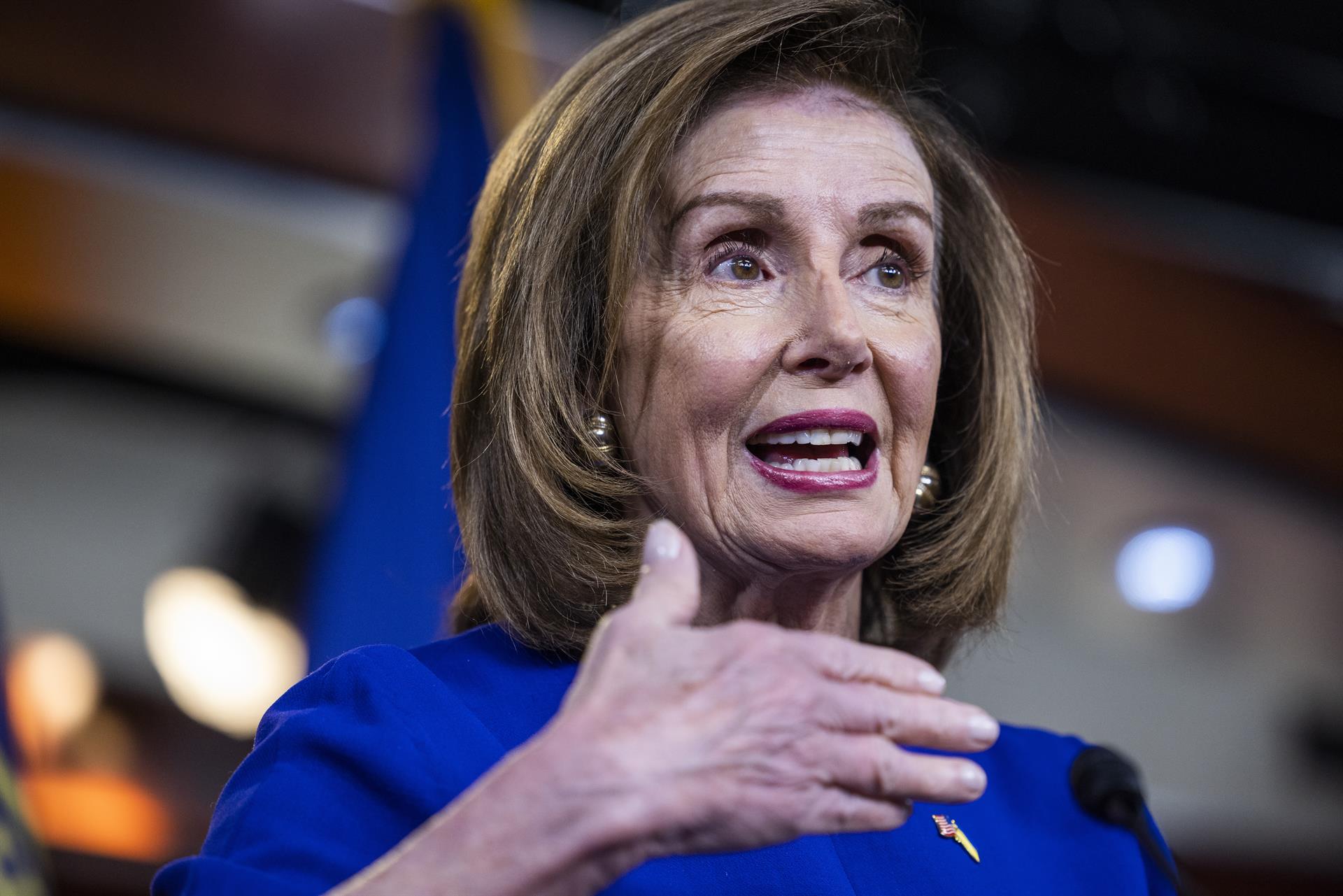 Arzobispo prohíbe recibir la comunión a Nancy Pelosi por apoyar el aborto Arzobispo prohíbe recibir la comunión a Nancy Pelosi por apoyar el aborto