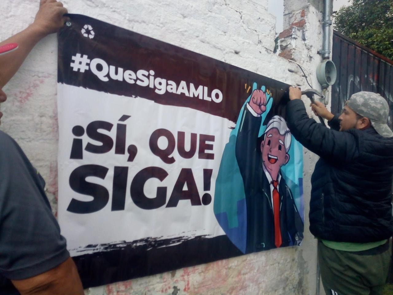 Ordena INE retirar propaganda a favor de AMLO en 30 entidades