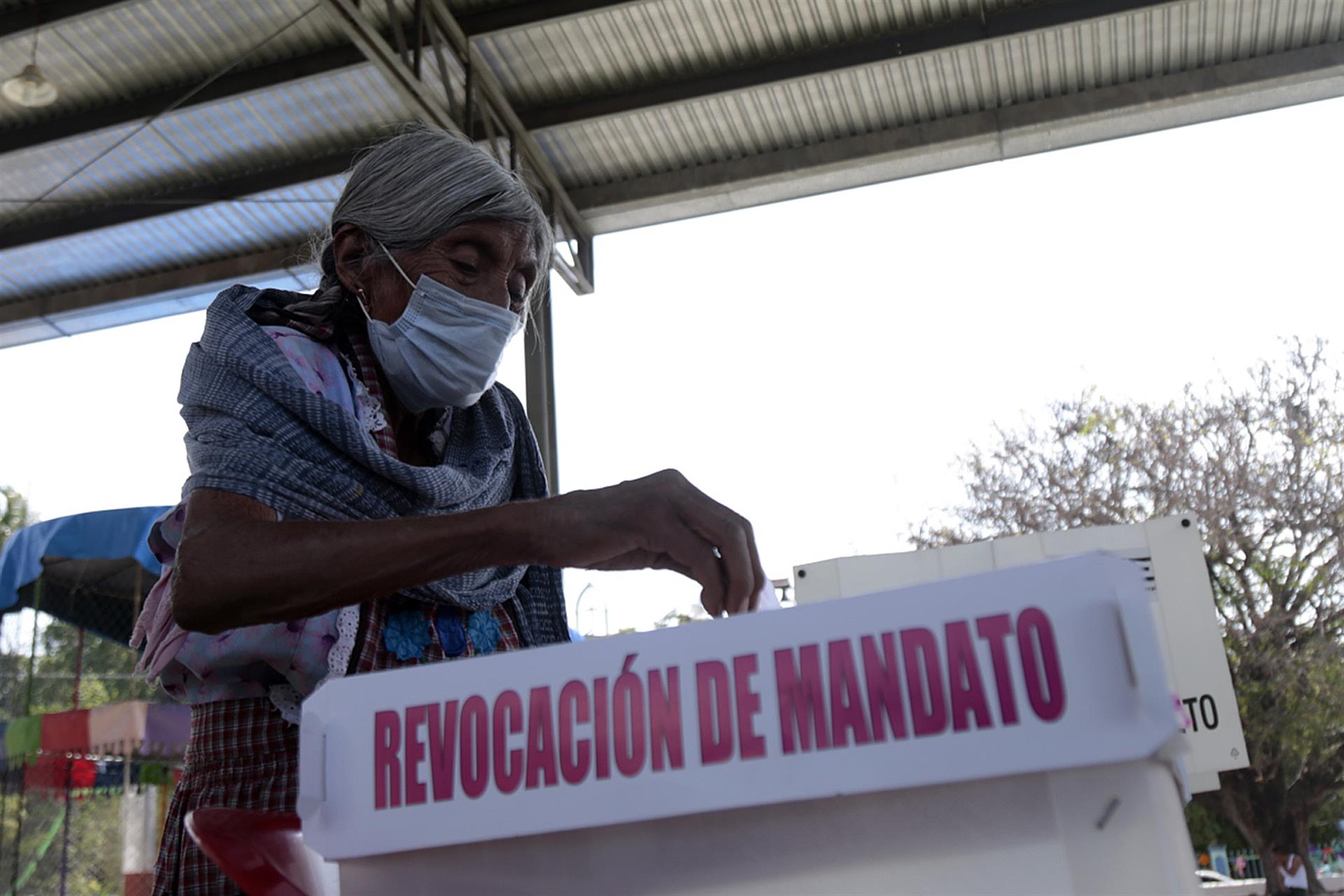 Posponen en comisiones de la Cámara de Diputados la reforma para adelantar la revocación de mandato a 2027