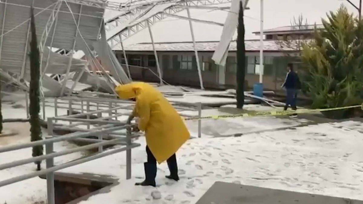 Tormentas provocan daños en Río Grande, Zacatecas; colapsa domo en secundaria Tormentas provocan daños en Río Grande, Zacatecas; colapsa domo en secundaria