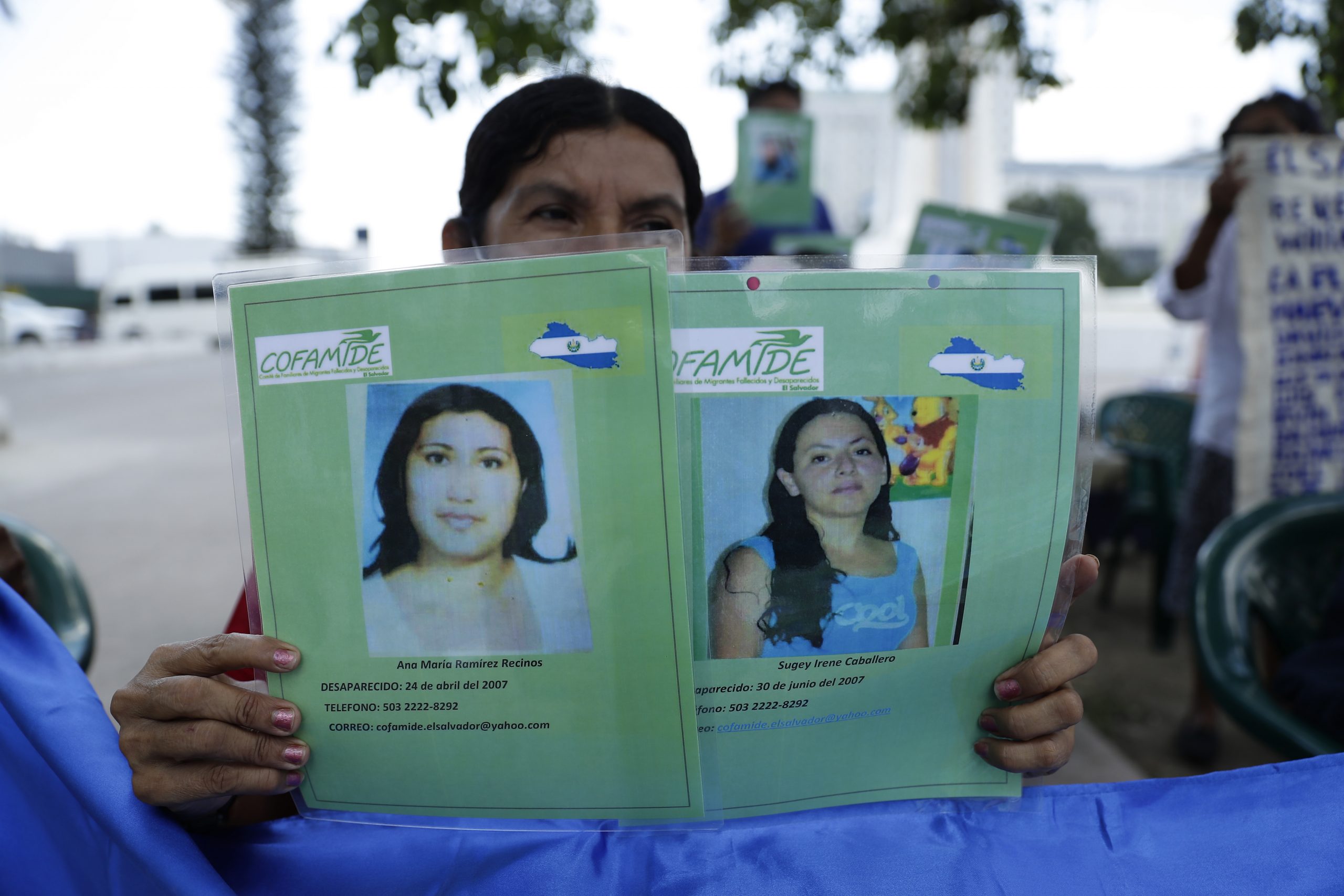 Salvadoreños parten a México en busca de migrantes desaparecidos Salvadoreños parten a México en busca de migrantes desaparecidos
