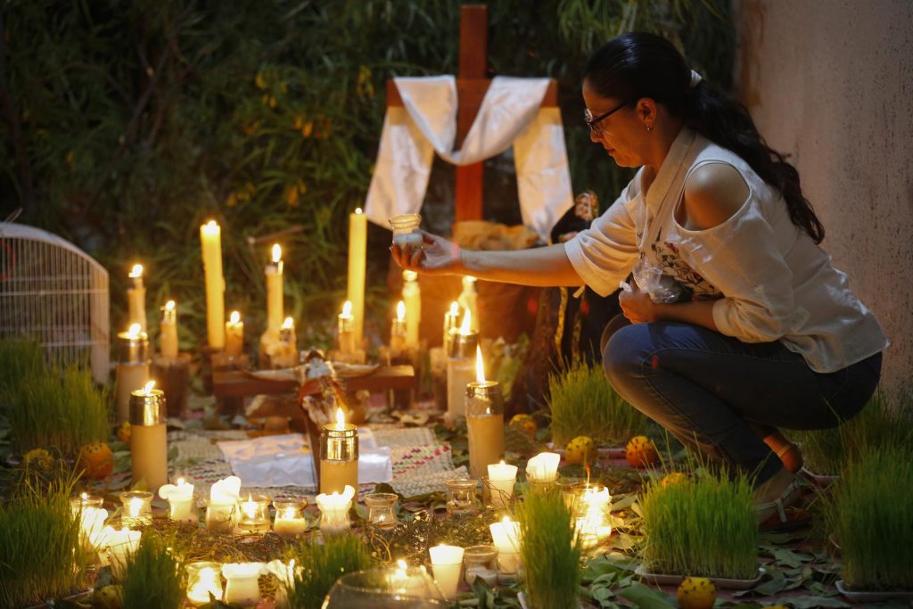"Velan" imágenes de Cristos antiguos en Jalisco - tendido-cristos-san-miguel-hidalgo-jalisco-2-1024x683