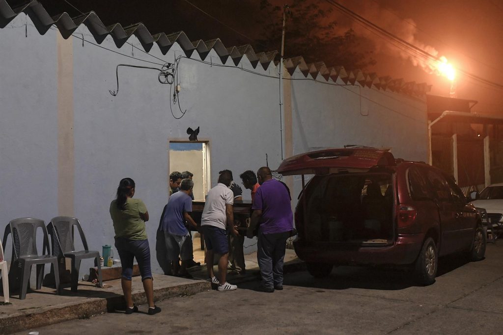 Siguen cuatro líneas de investigación por asesinato de reporteras en Veracruz - 6df129f6983fc3fb69f5d642990ed9be1f5f0e3bw-1024x683