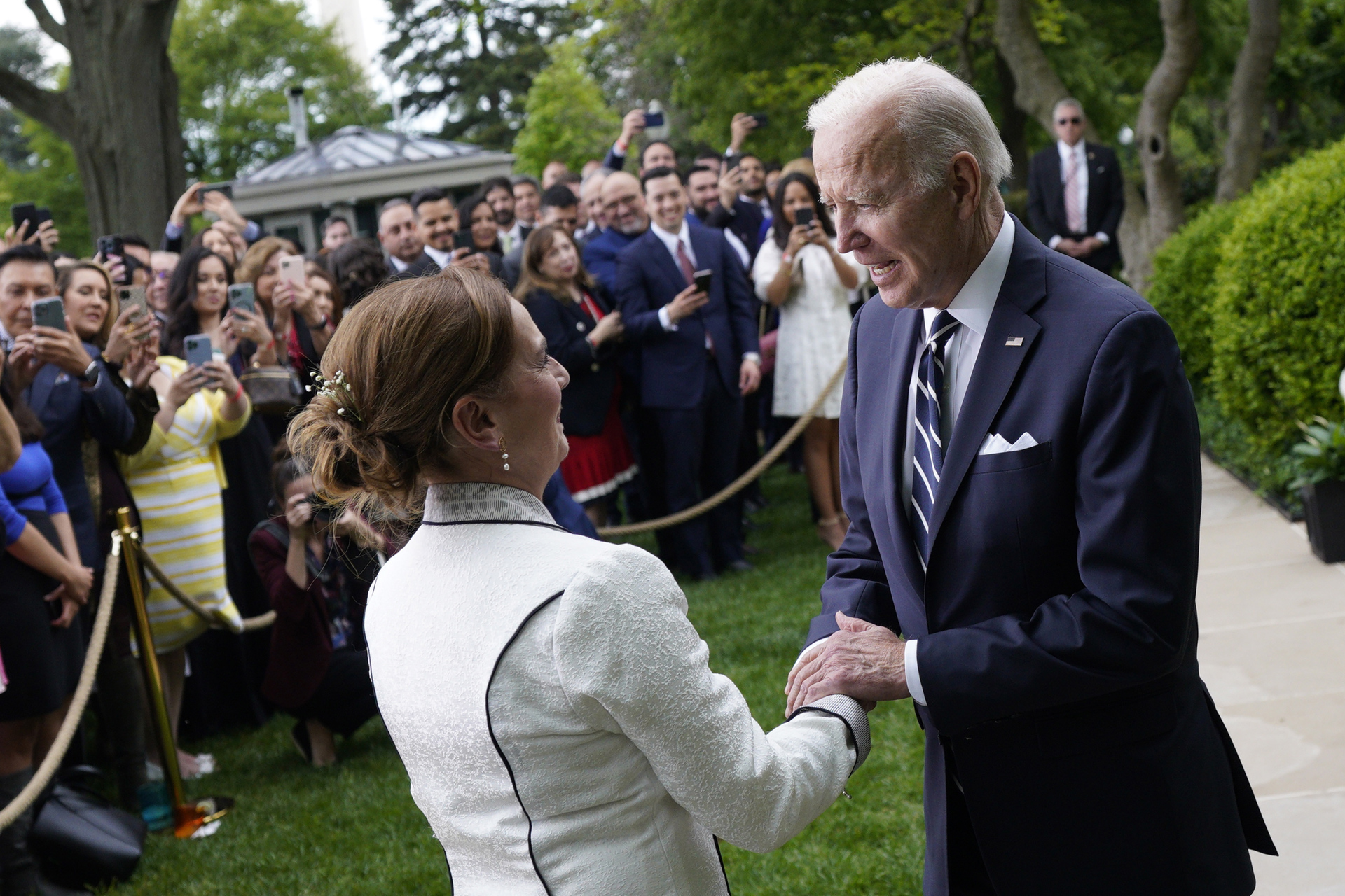 Los Biden celebran el Cinco de Mayo con Beatriz Gutiérrez como invitada Los Biden celebran el Cinco de Mayo con Beatriz Gutiérrez como invitada
