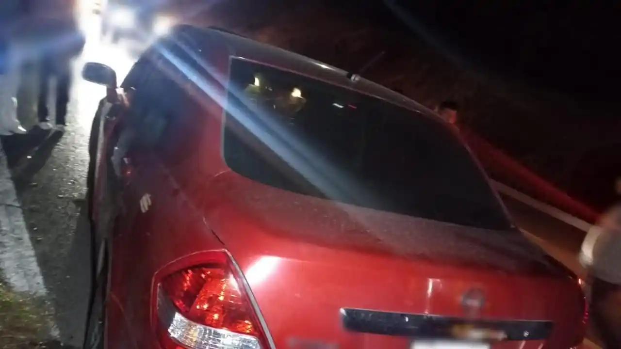 Habitantes de Topilejo reabren autopista México-Cuernavaca tras 10 horas de bloqueo Habitantes de Topilejo reabren autopista México-Cuernavaca tras 10 horas de bloqueo