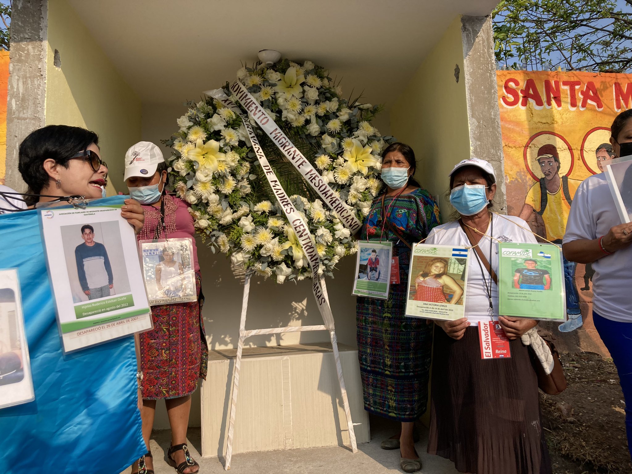 Caravana de madres homenajea a 56 migrantes muertos en Chiapas Caravana de madres homenajea a 56 migrantes muertos en Chiapas