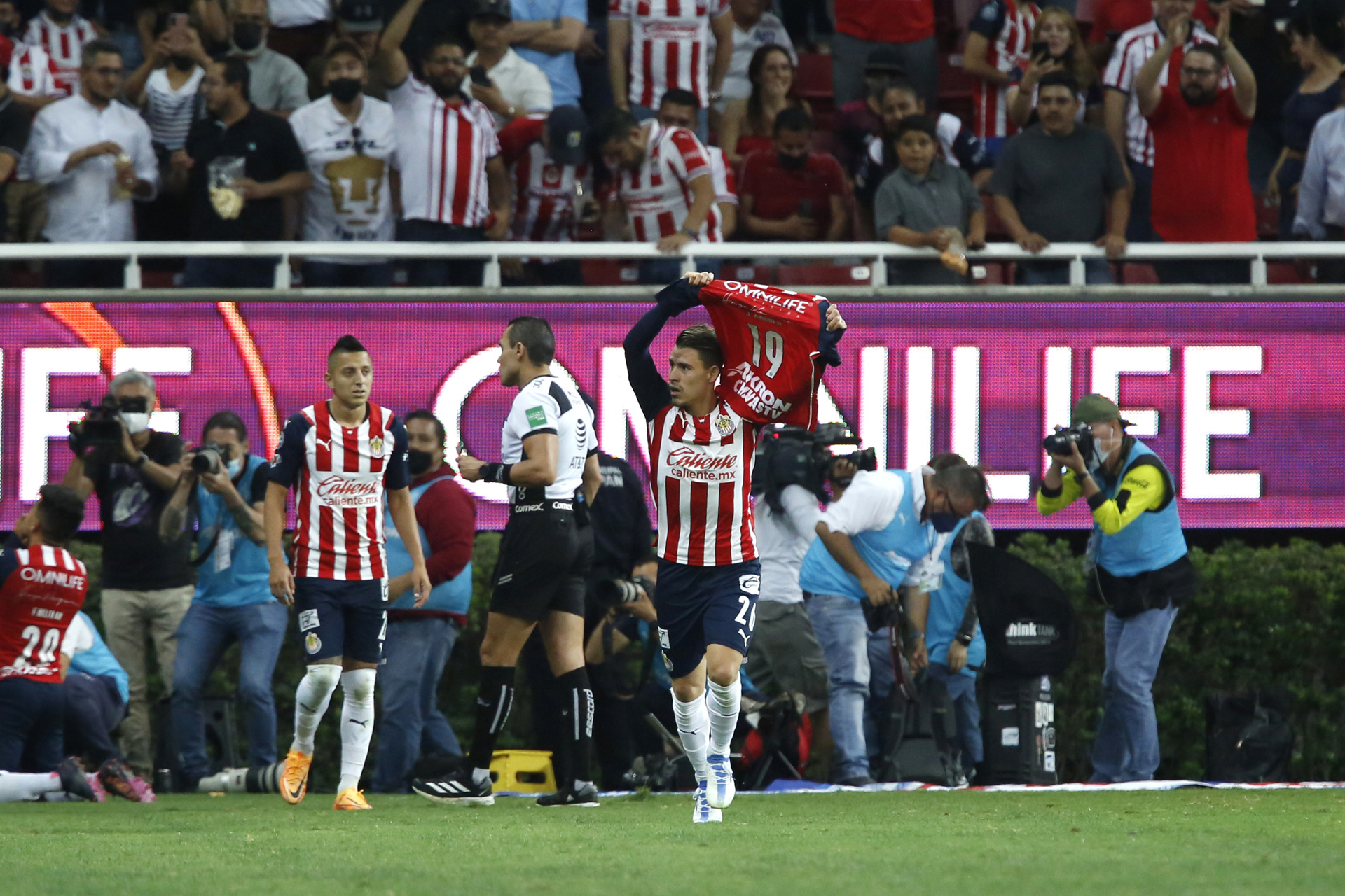 Chivas derrota a Pumas y clasifica a cuartos del Clausura 2022