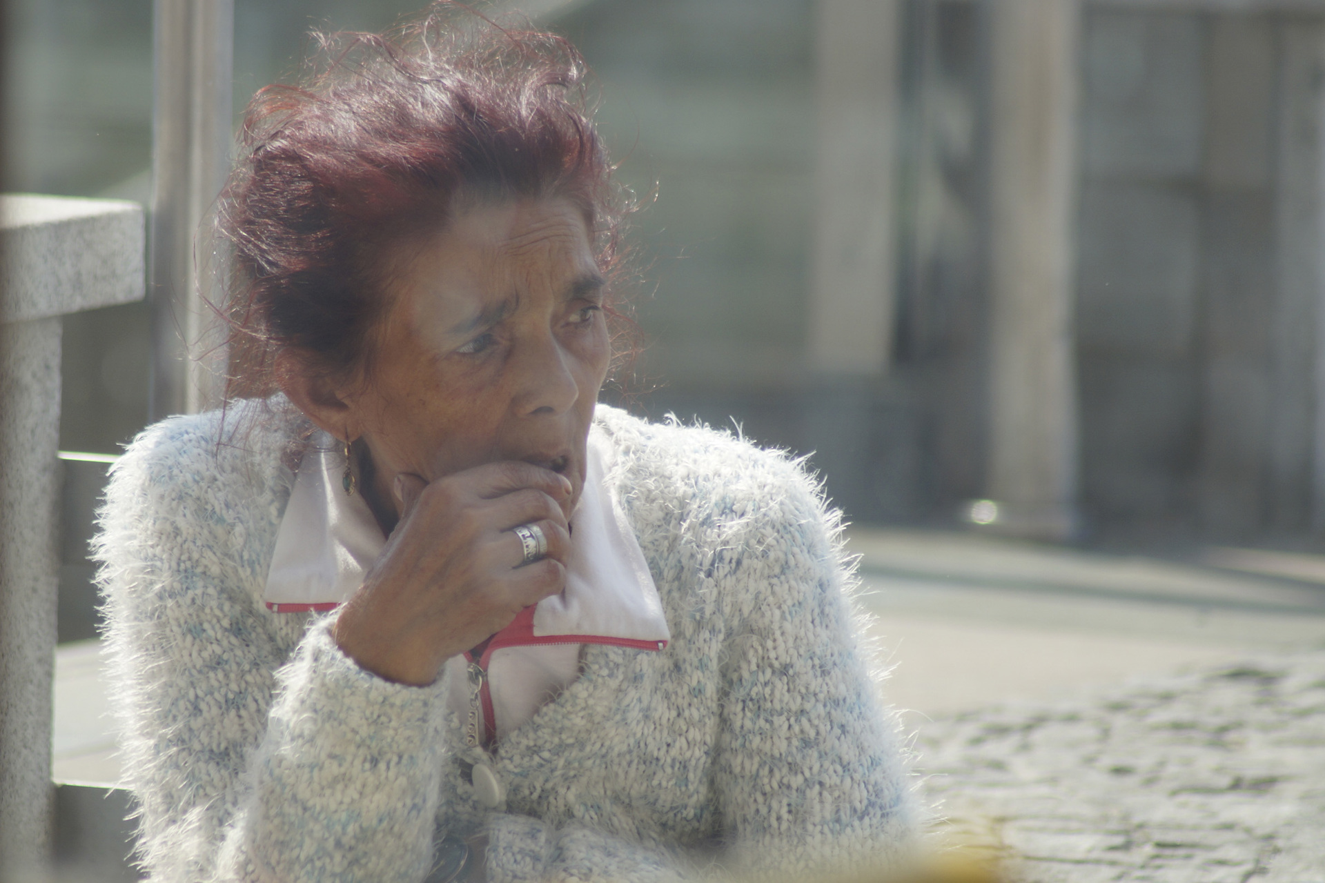 Cientos de ucranianos gitanos, varados en la estación central de Praga