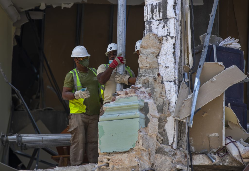 Cuba anuncia el fin de las tareas de rescate en el hotel Saratoga - cuba-anuncia-el-fin-de-las-tareas-de-rescate-en-el-hotel-saratoga-2-1024x706