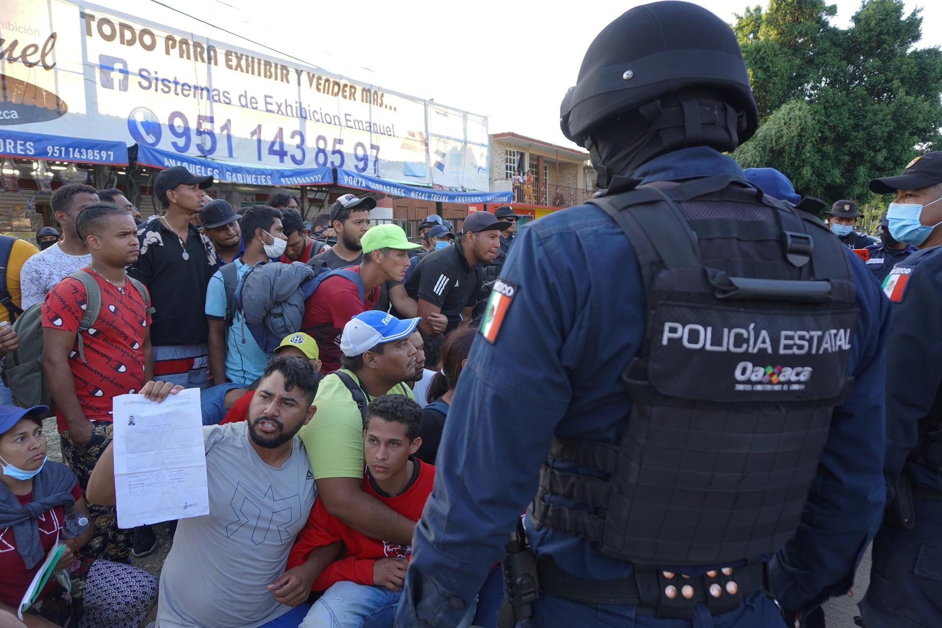 Migrantes protestan en Oaxaca por presunto engaño de autoridades