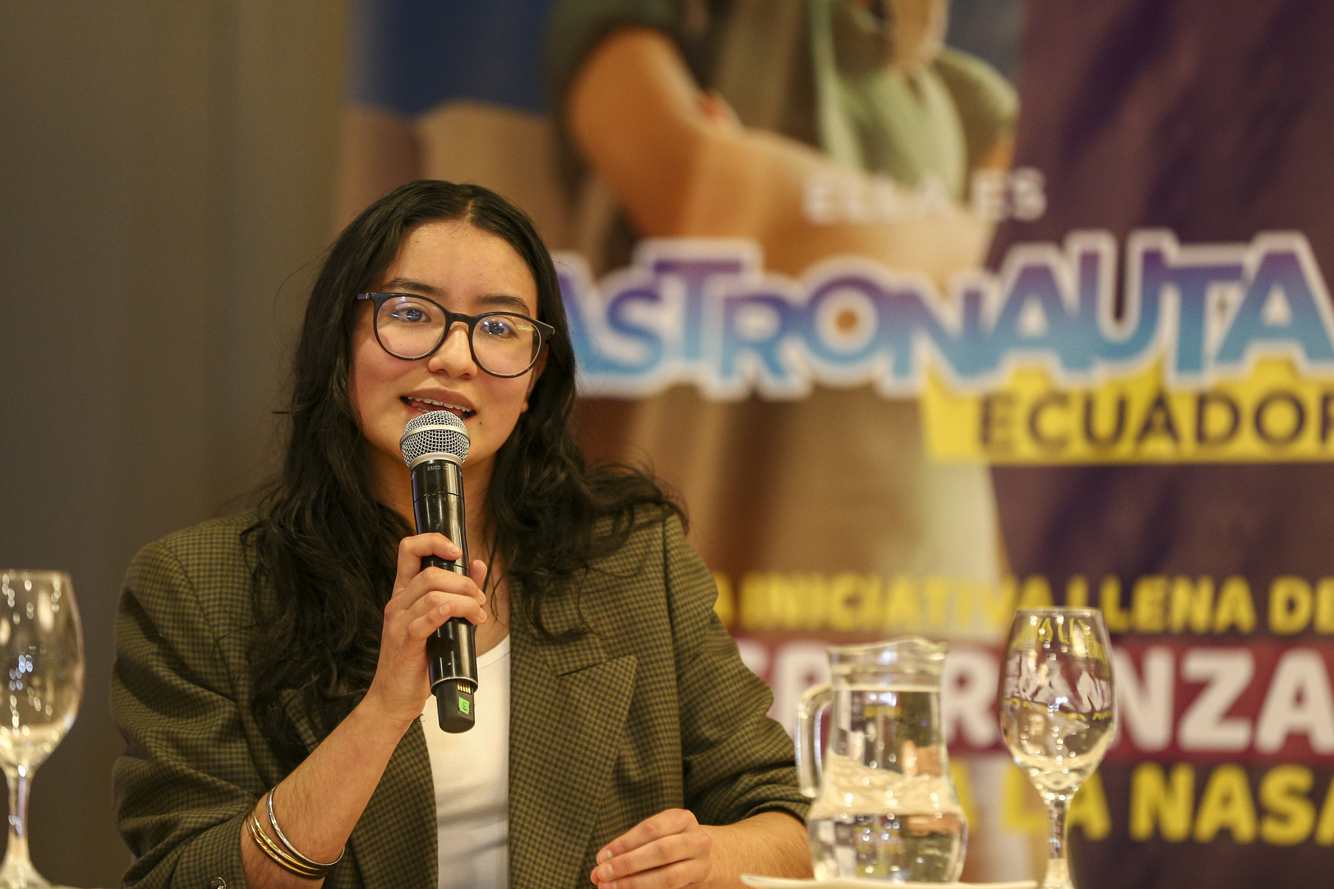 Diez niñas ecuatorianas cumplirán su sueño de ir a la NASA gracias a fundaciones Diez niñas ecuatorianas cumplirán su sueño de ir a la NASA gracias a fundaciones