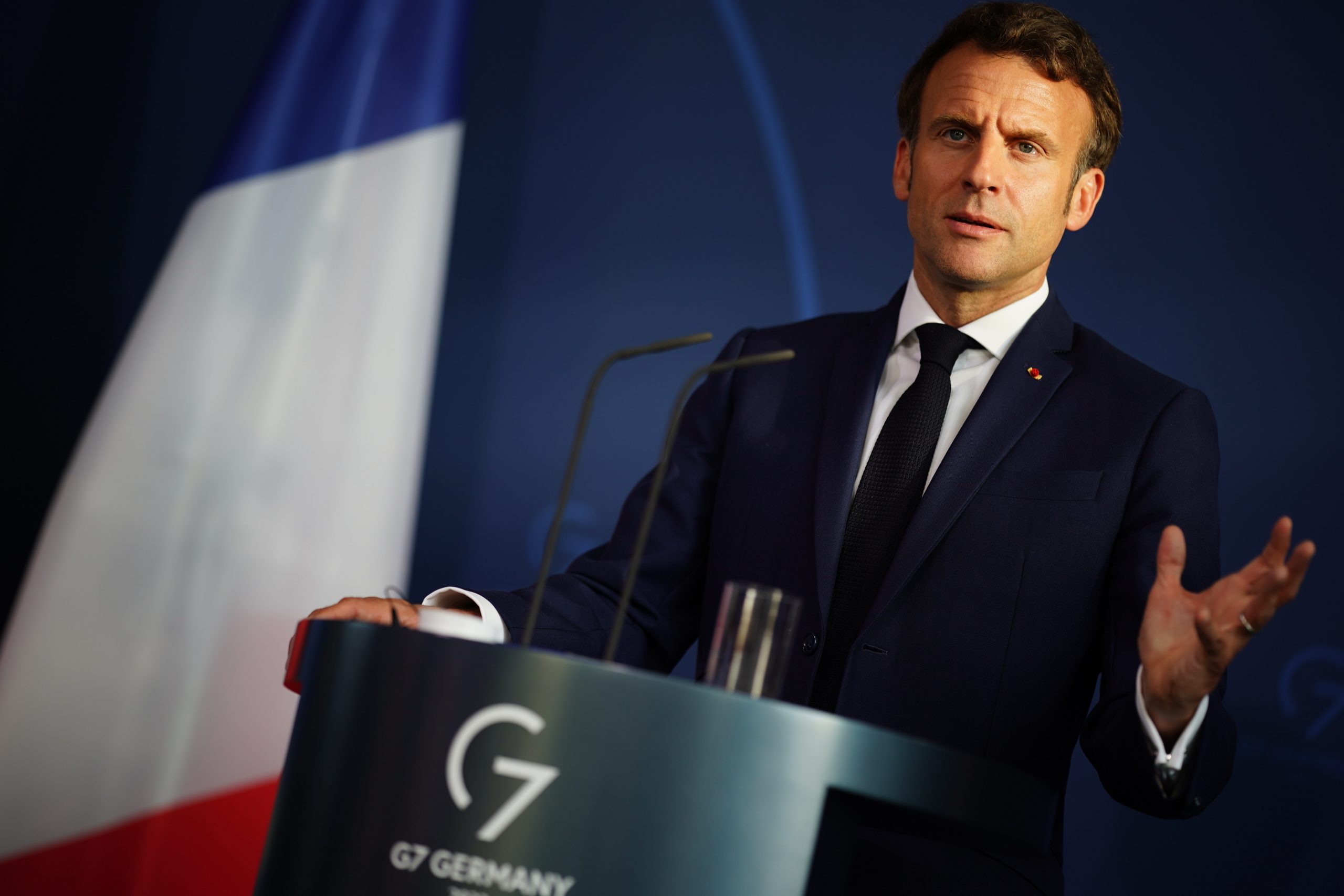 Gobierno de Francia anuncia, por error, su dimisión Gobierno de Francia anuncia, por error, su dimisión