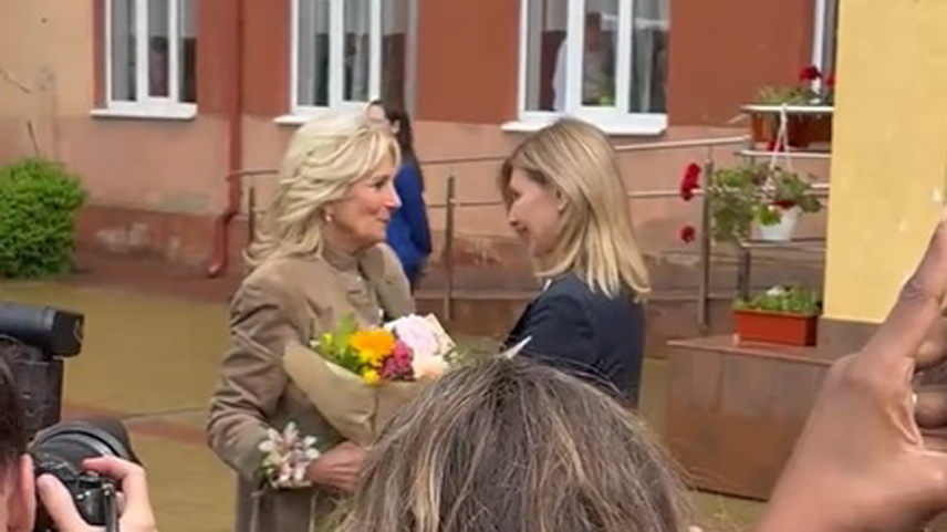 Jill Biden visita Ucrania y se reúne con la primera dama, Olena Zelenski Jill Biden visita Ucrania y se reúne con la primera dama, Olena Zelenski