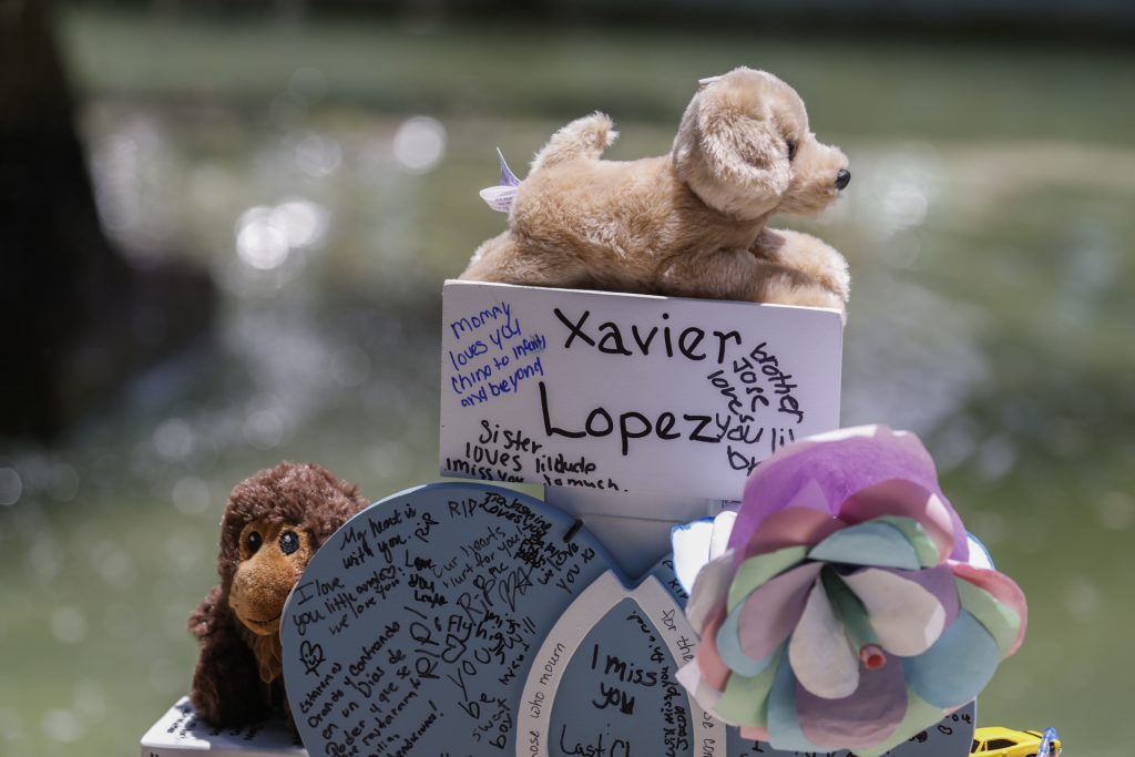 "Estamos en el salvaje oeste": autoridades de Uvalde reflexionan sobre control de armas - estamos-en-el-salvaje-oeste-autoridades-de-uvalde-reflexionan-sobre-control-de-armas-1024x683