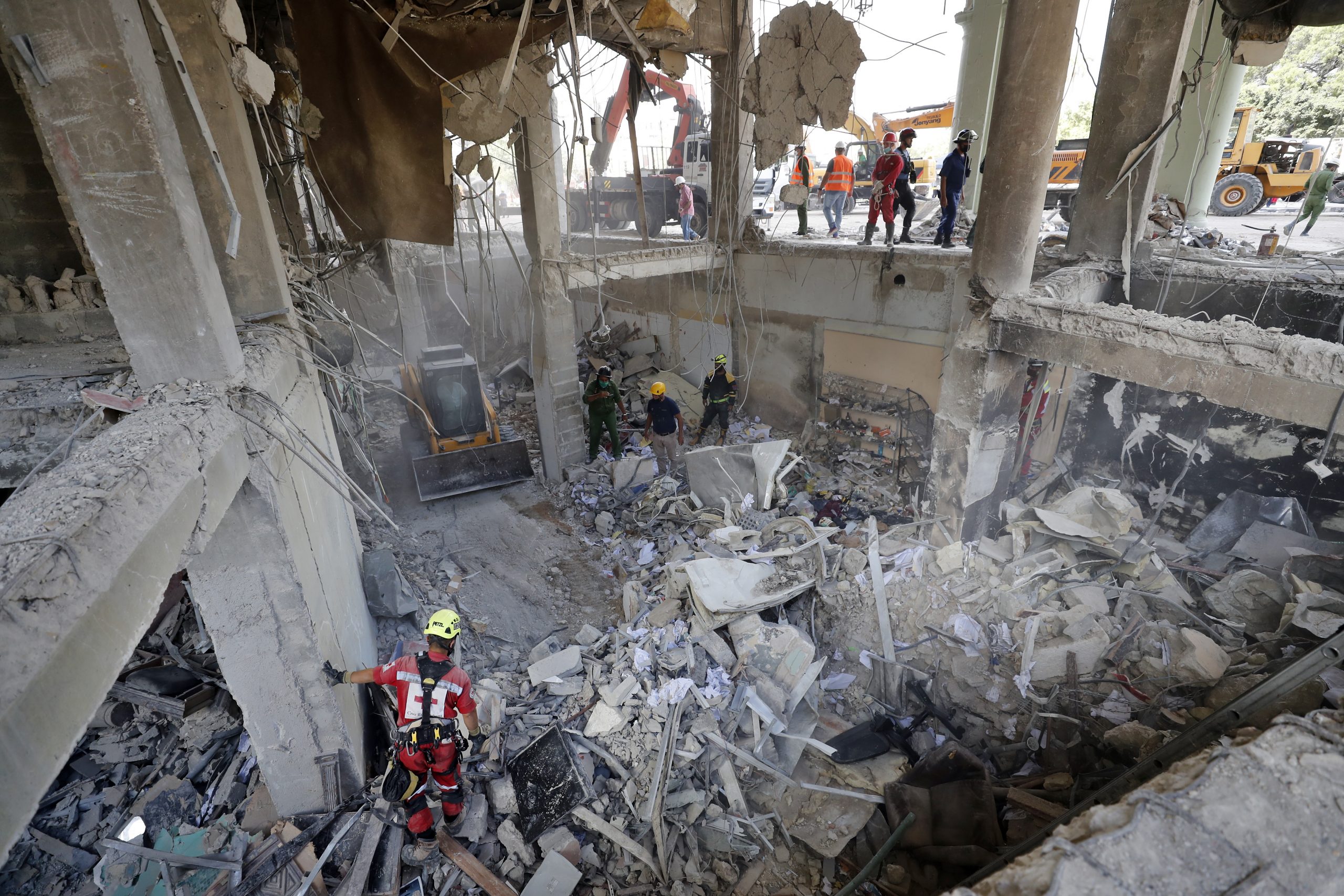 Doce personas continúan hospitalizadas tras explosión del hotel Saratoga en Cuba Doce personas continúan hospitalizadas tras explosión del hotel Saratoga en Cuba