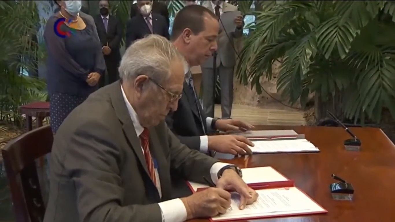 México y Cuba firman acuerdo de cooperación en materia de salud