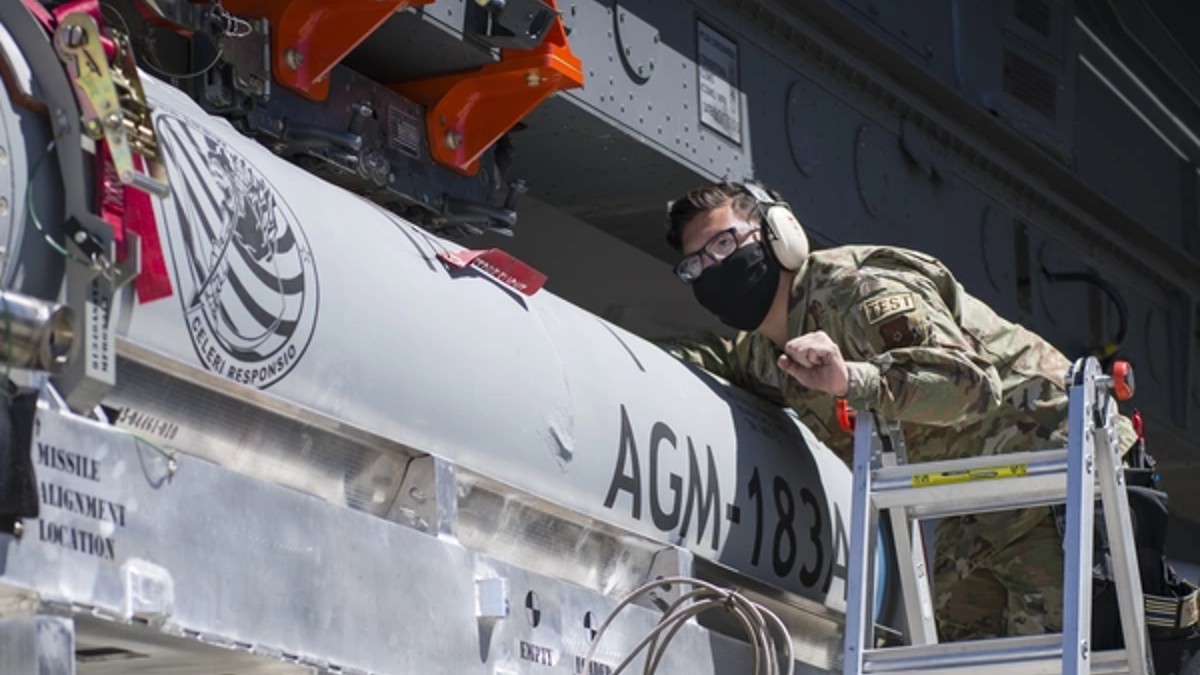 Fuerza Aérea de EE.UU. prueba con éxito un arma hipersónica