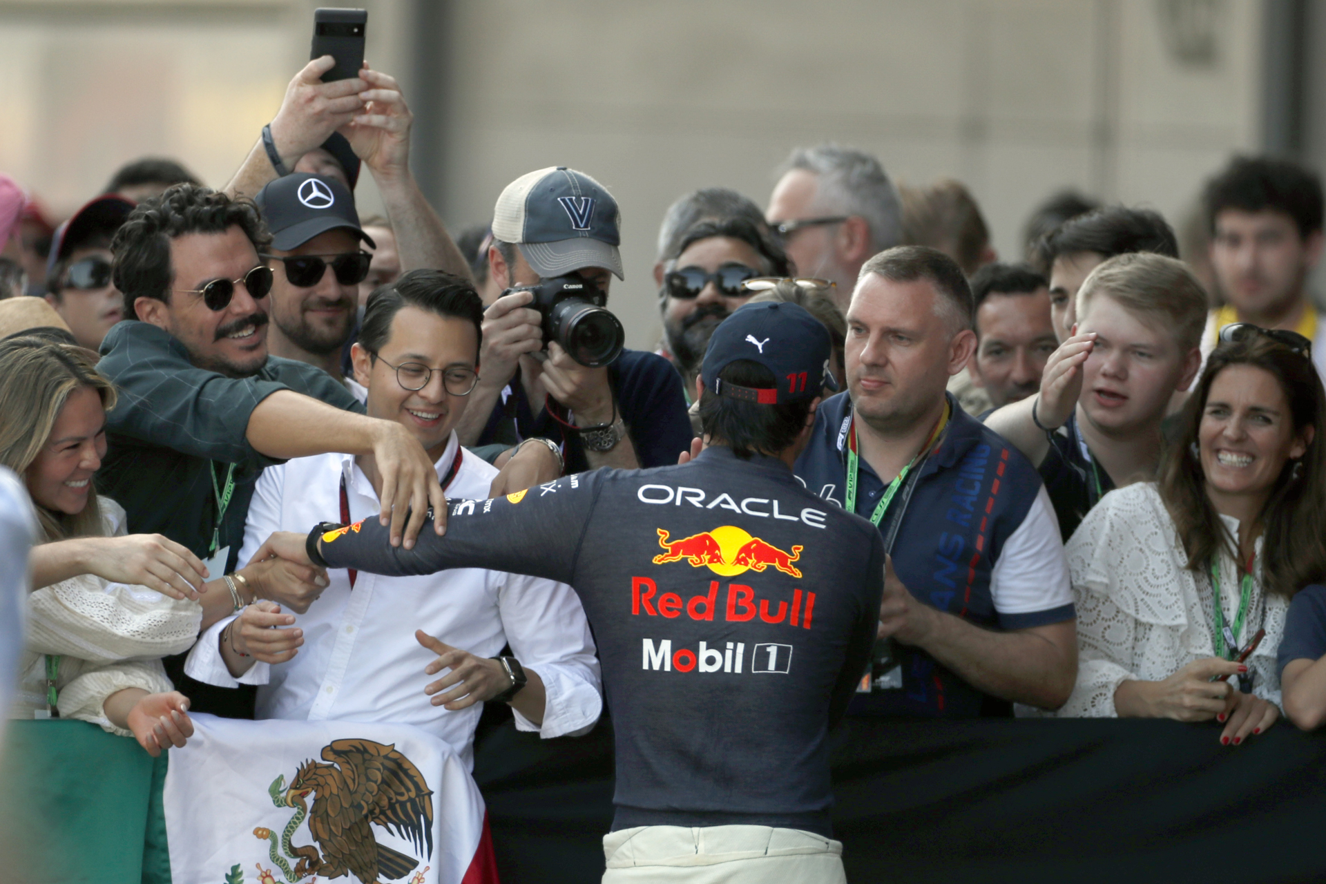 “Gran resultado para el equipo, pero habrá que discutir algunas cosas”, expresa ‘Checo’ Pérez