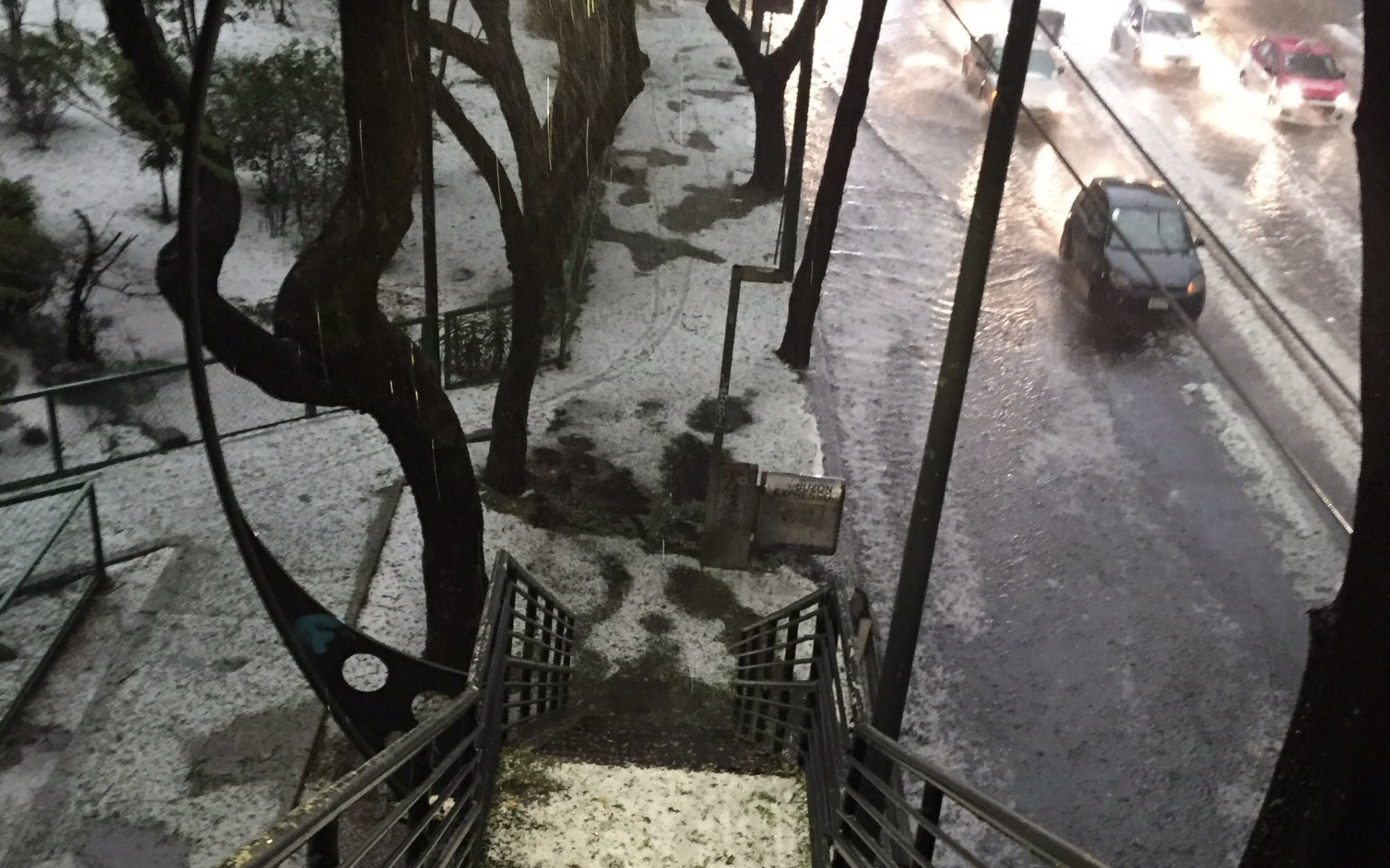 #Video Fuertes lluvias provocan afectaciones en la Ciudad de México #Video Fuertes lluvias provocan afectaciones en la Ciudad de México