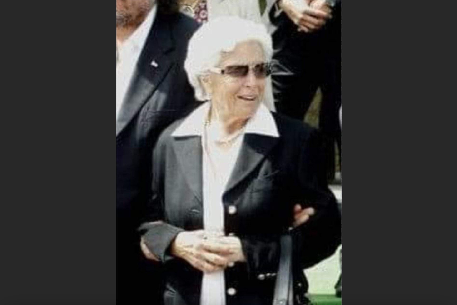 Murió Guadalupe Rhon de Hank, esposa de Carlos Hank González Murió Guadalupe Rhon de Hank, esposa de Carlos Hank González