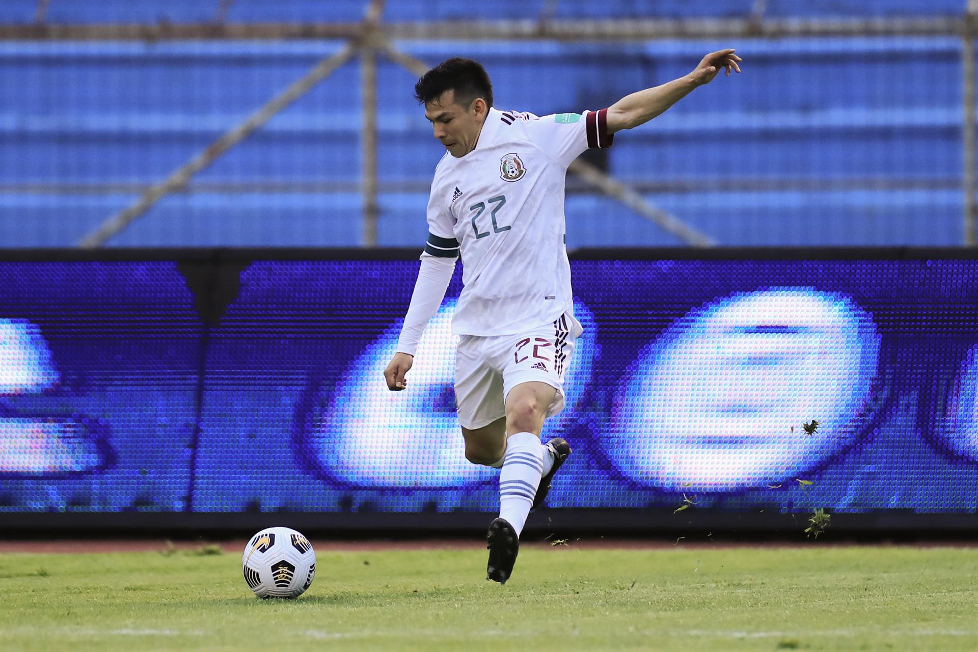 Hirving Lozano, operado en CDMX por lesión en hombro derecho