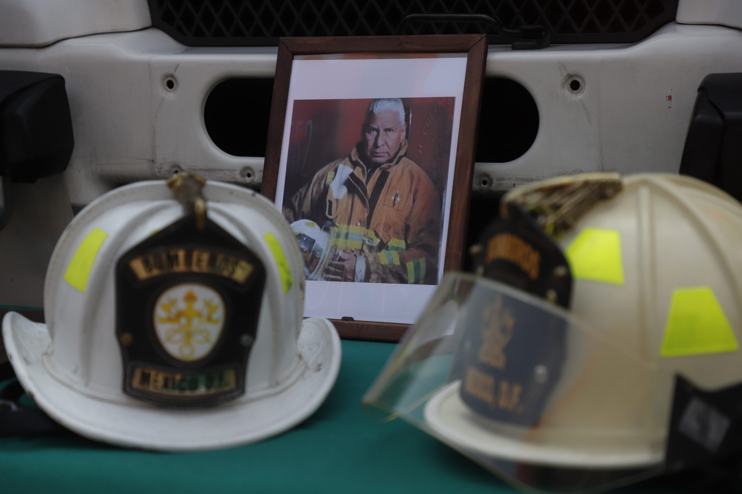 #Video Compañeros despiden a Jefe Vulcano, entrañable y querido bombero #Video Compañeros despiden a Jefe Vulcano, entrañable y querido bombero