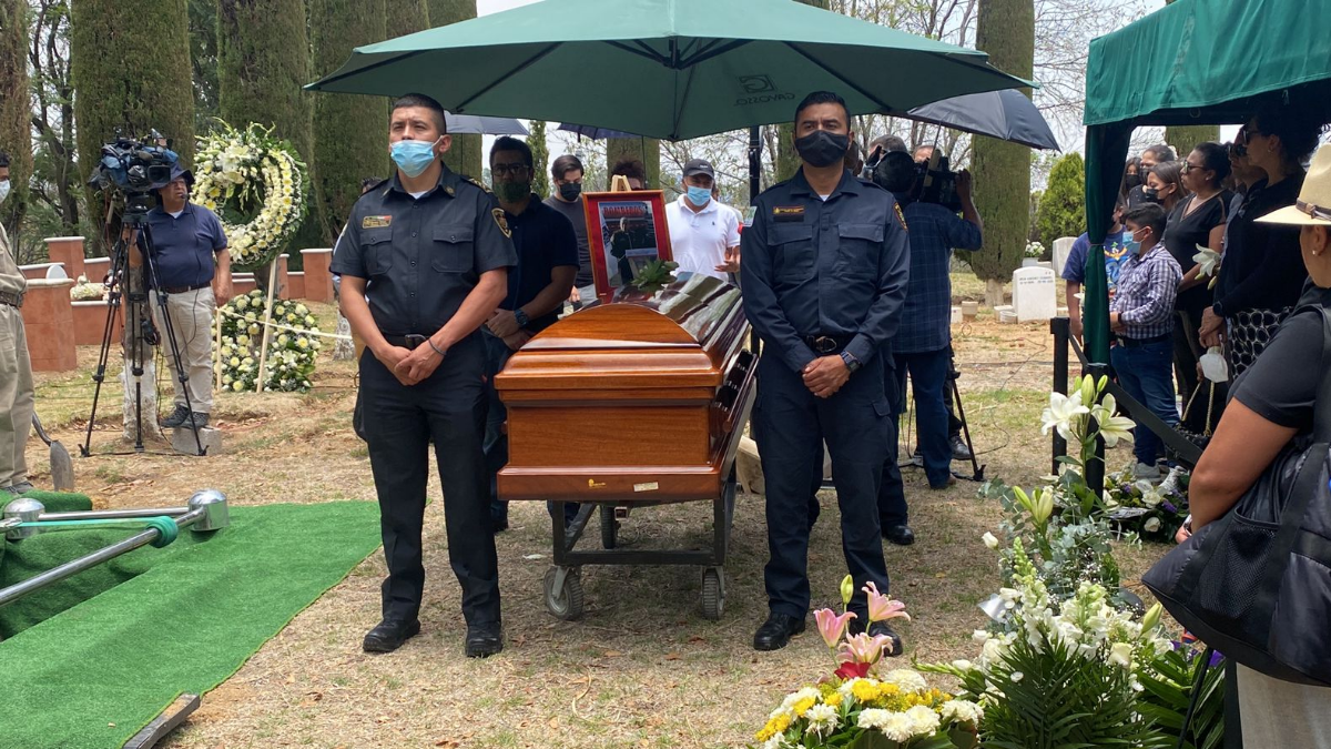 Bomberos de la CDMX rinden homenaje a Raúl Esquivel, el ‘Jefe Vulcano’ Bomberos de la CDMX rinden homenaje a Raúl Esquivel, el ‘Jefe Vulcano’