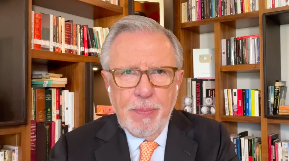 ¡Las noticias! AMLO minimiza la persecución y humillación por parte del crimen al Ejército en Michoacán