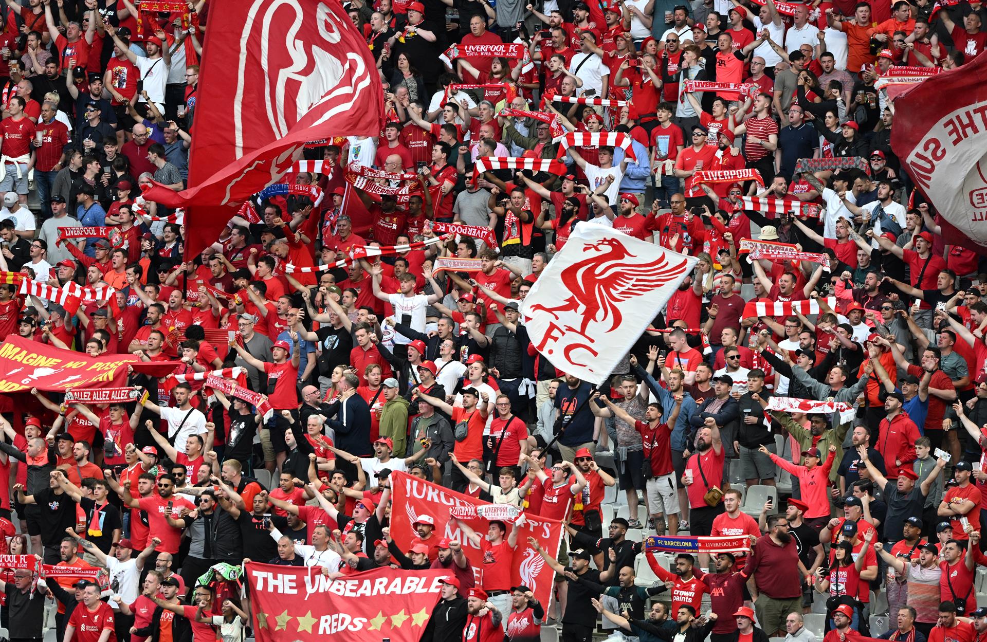 UEFA revive en París el caos de la final de la Eurocopa