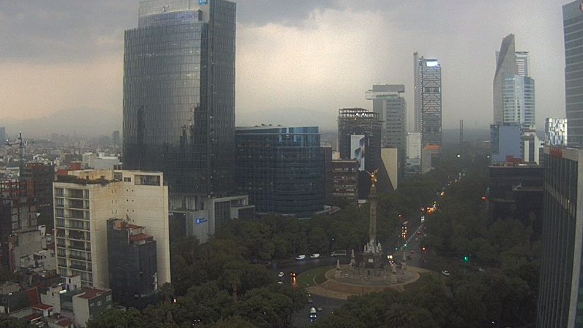 Reportan lluvia generalizada en la Ciudad de México