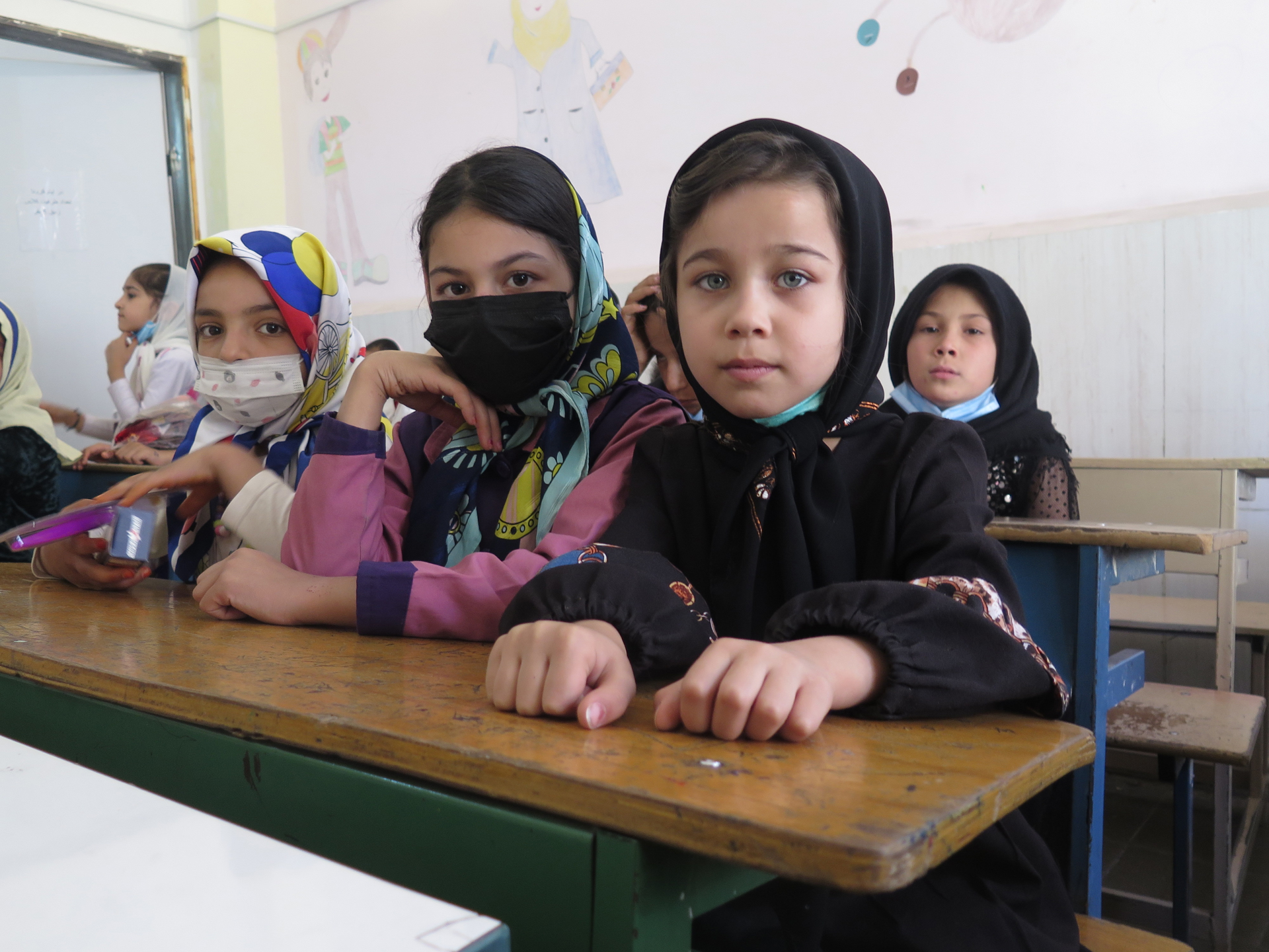 Los refugiados afganos en Irán, entre el miedo a la deportación y la pobreza Los refugiados afganos en Irán, entre el miedo a la deportación y la pobreza