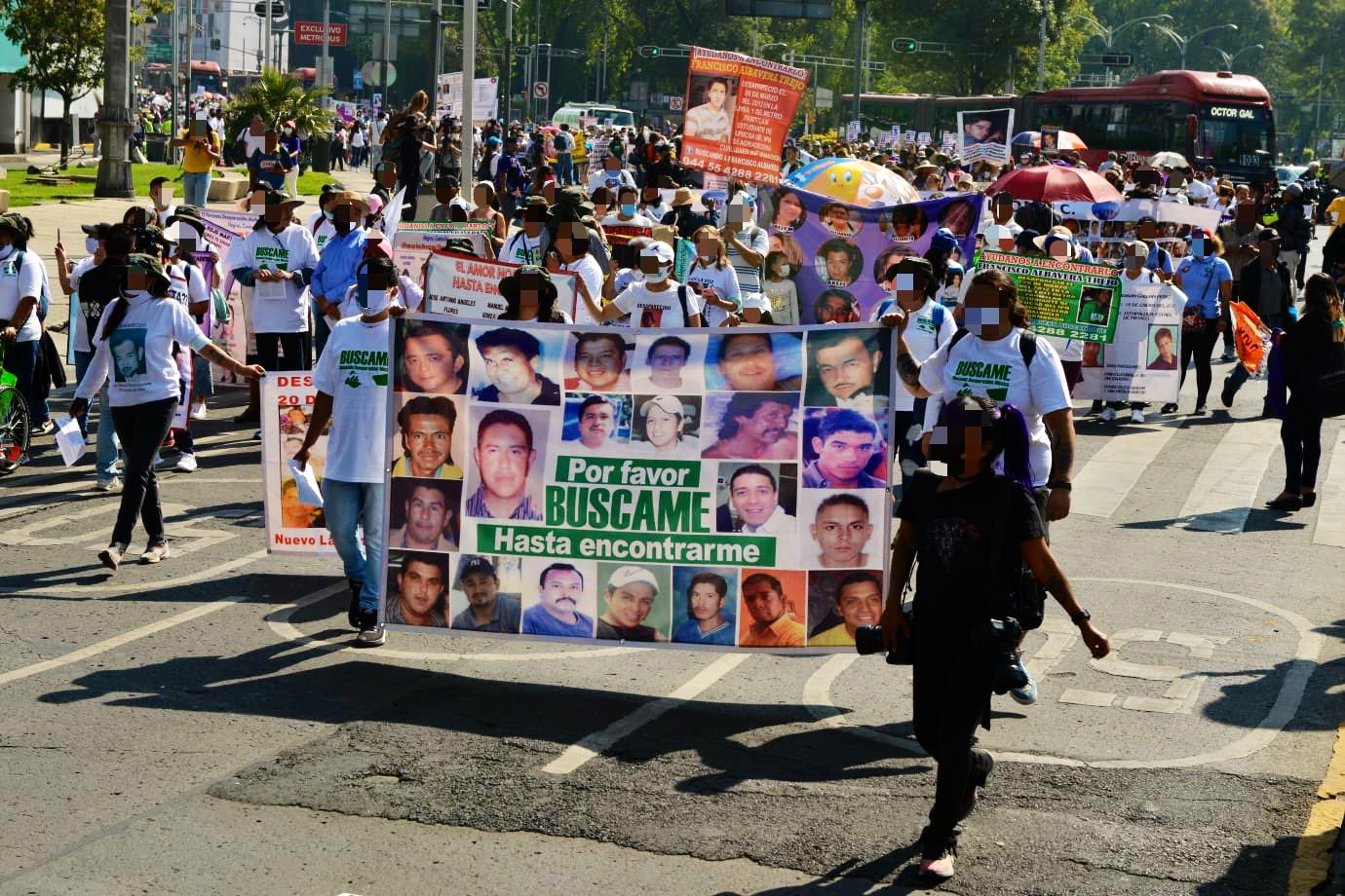 Madres marchan en CDMX por sus hijos desaparecidos