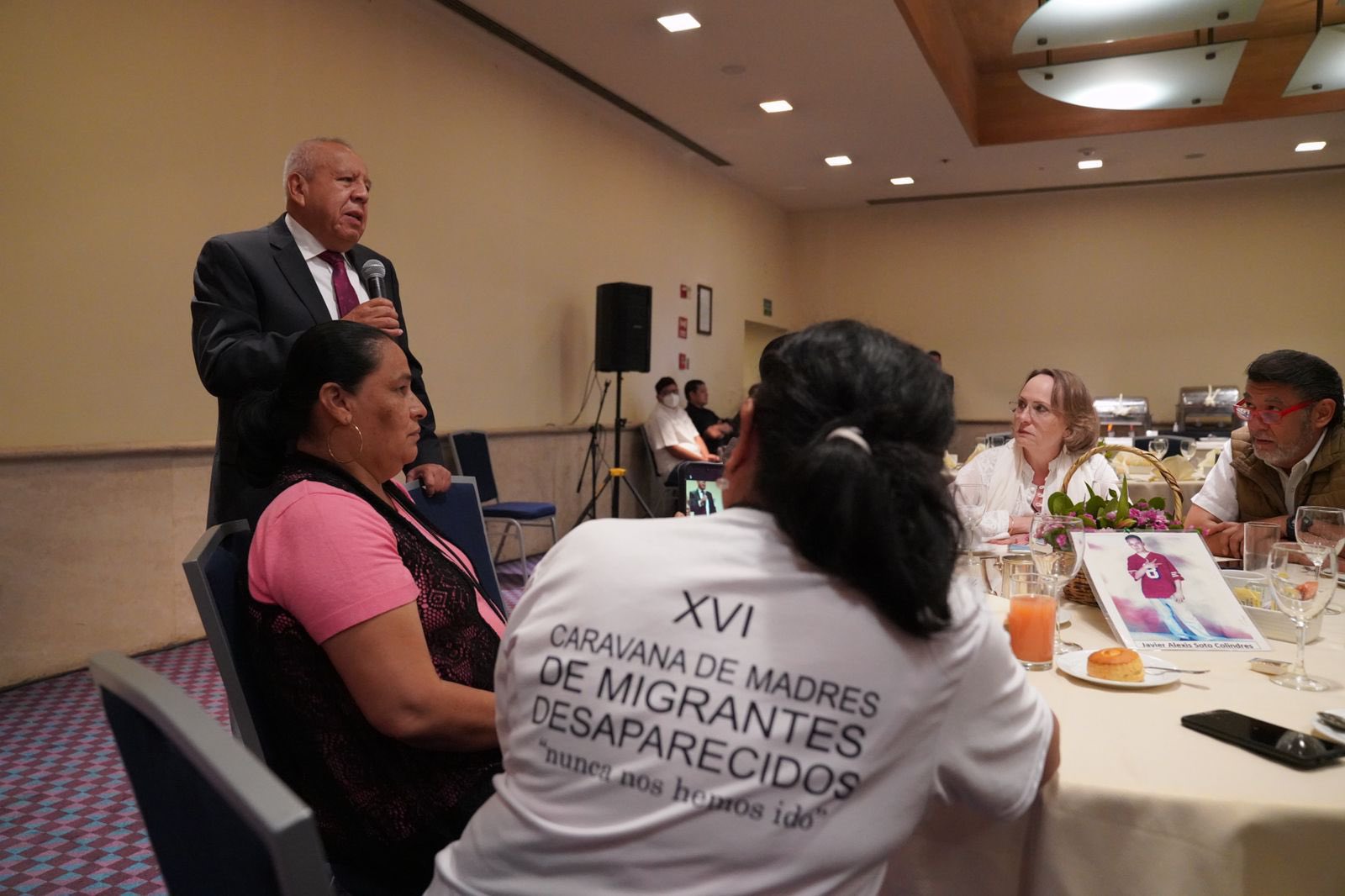 Caravana de madres de migrantes localiza a dos desaparecidos en México Caravana de madres de migrantes localiza a dos desaparecidos en México