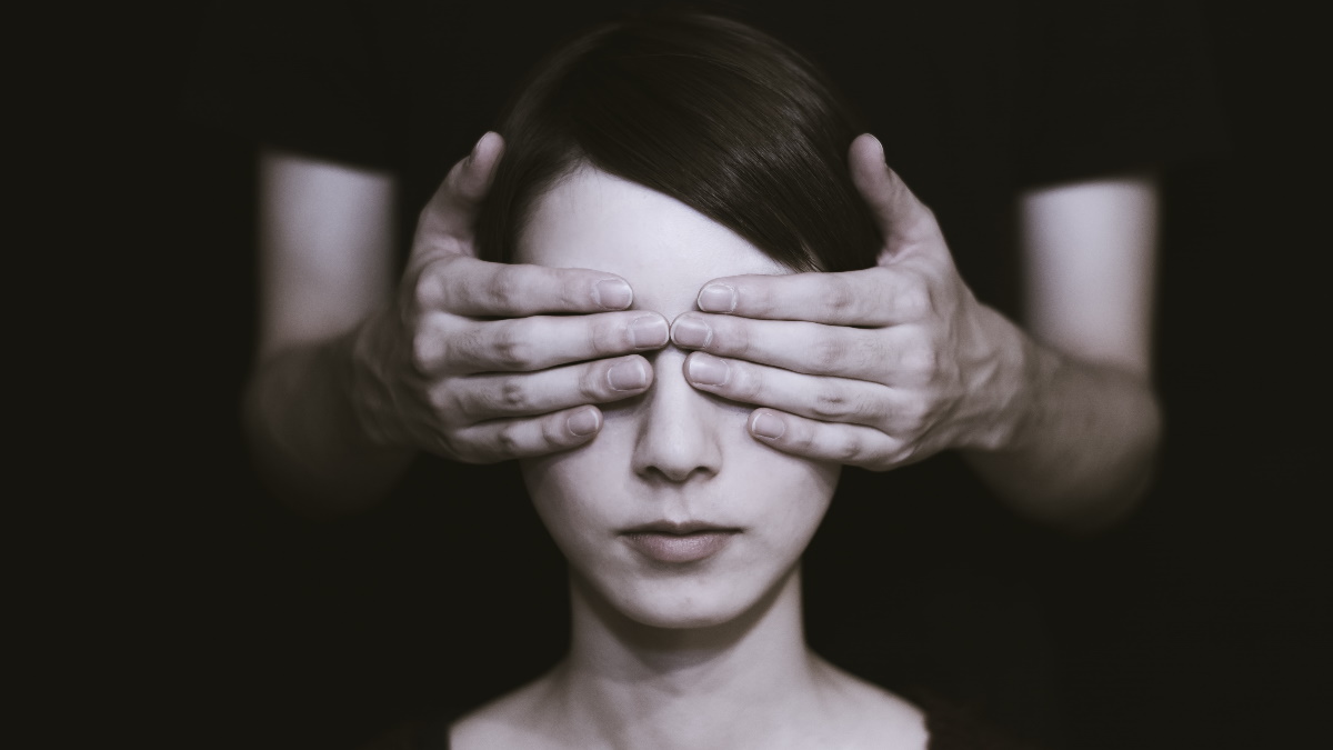 Las tres grandes falsedades de la actualidad Las tres grandes falsedades de la actualidad