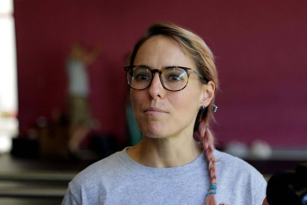 Migrantes varados en Tijuana recrean su travesía con una ópera - migrantes-en-la-frontera-mexico-eeuu-recrean-su-travesia-con-una-opera-3-1024x683