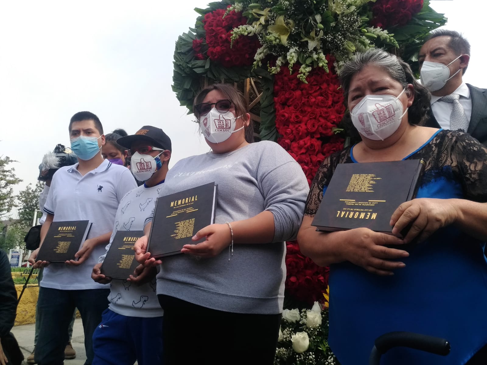 #Video Conmemoran en “zona cero” primer aniversario de colapso en L12 del Metro