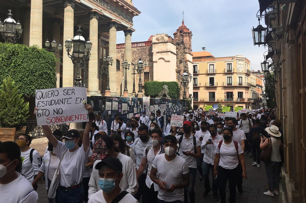 #Video Estudiantes de Universidad de Guanajuato protestan por asesinato de Ángel Yael "N" - protesta-angel-yael-universidad-guanajuato-3mayo22-1024x679