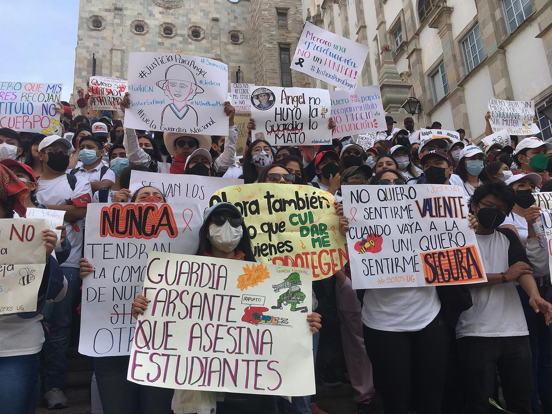 #Video Estudiantes de Universidad de Guanajuato protestan por asesinato de Ángel Yael “N”