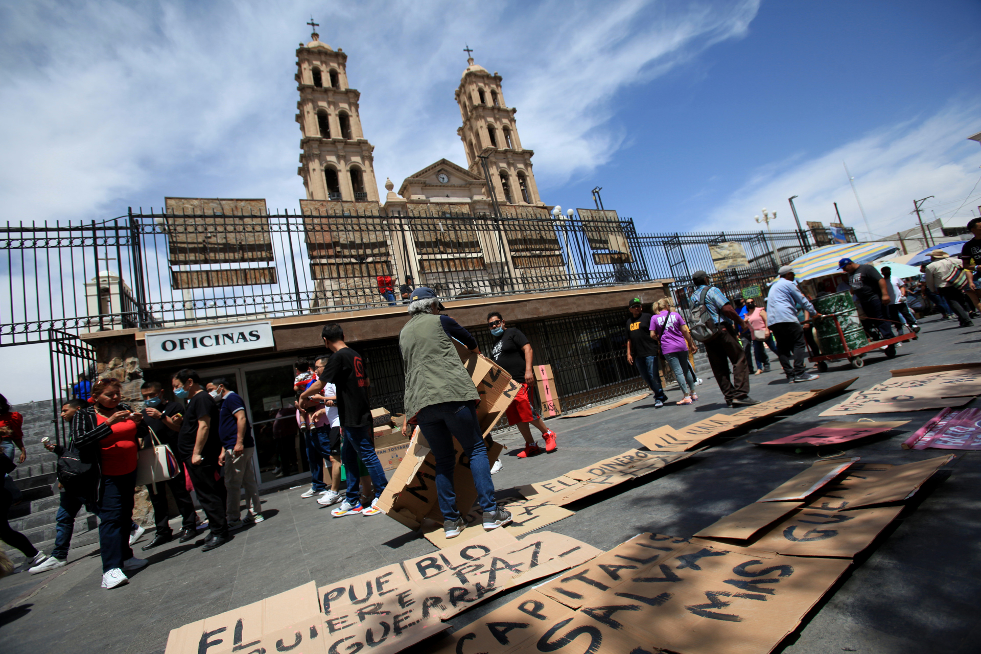 Protestan en Ciudad Juárez contra la militarización y los feminicidios Protestan en Ciudad Juárez contra la militarización y los feminicidios