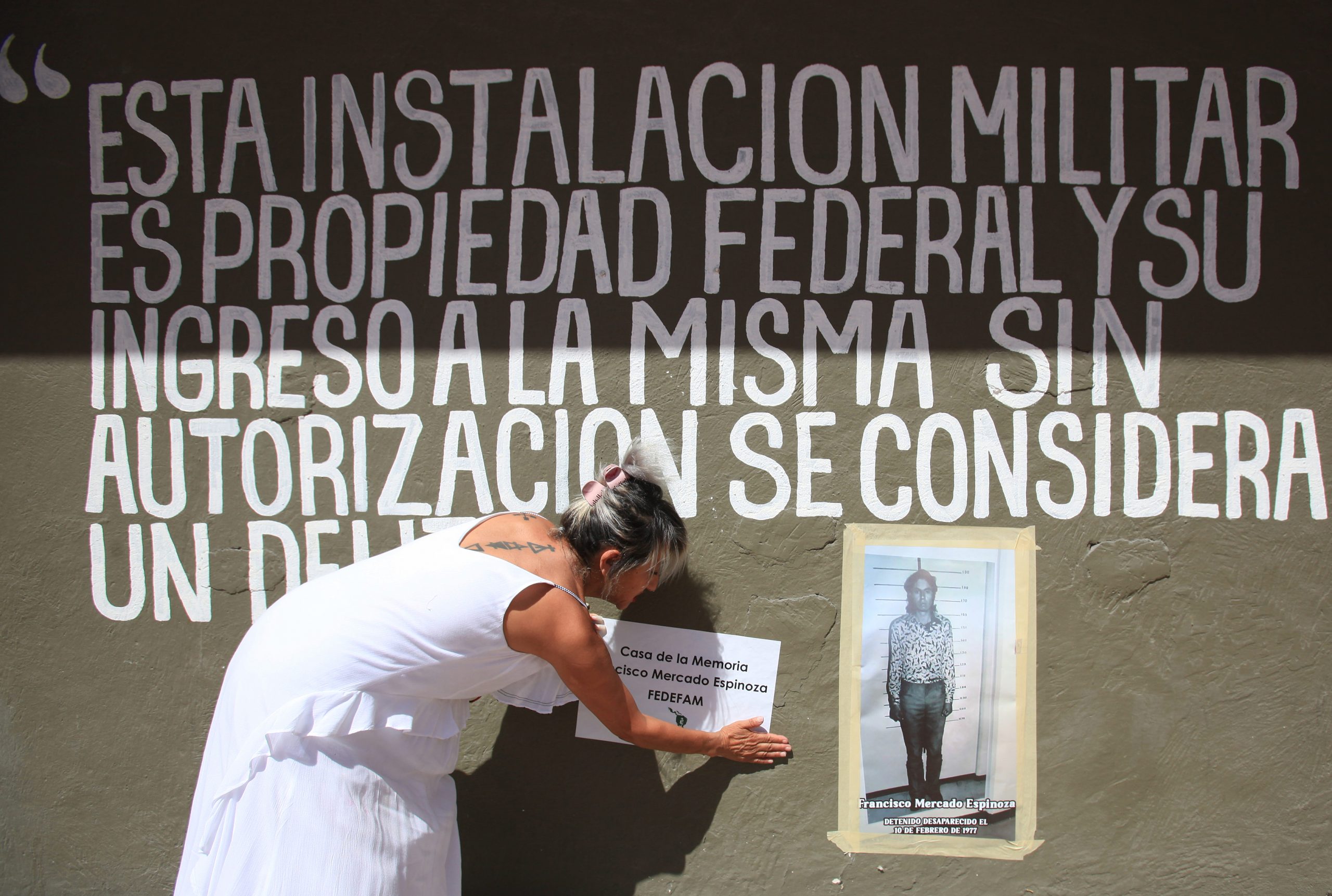ONG protesta por posible conversión de sede militar en Chihuahua ONG protesta por posible conversión de sede militar en Chihuahua