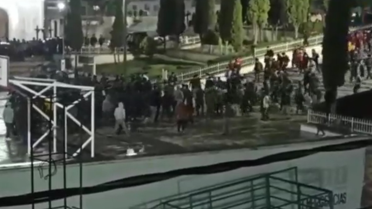 Rescatan a dos hombres tras linchamiento en Zinacantán, Chiapas Rescatan a dos hombres tras linchamiento en Zinacantán, Chiapas