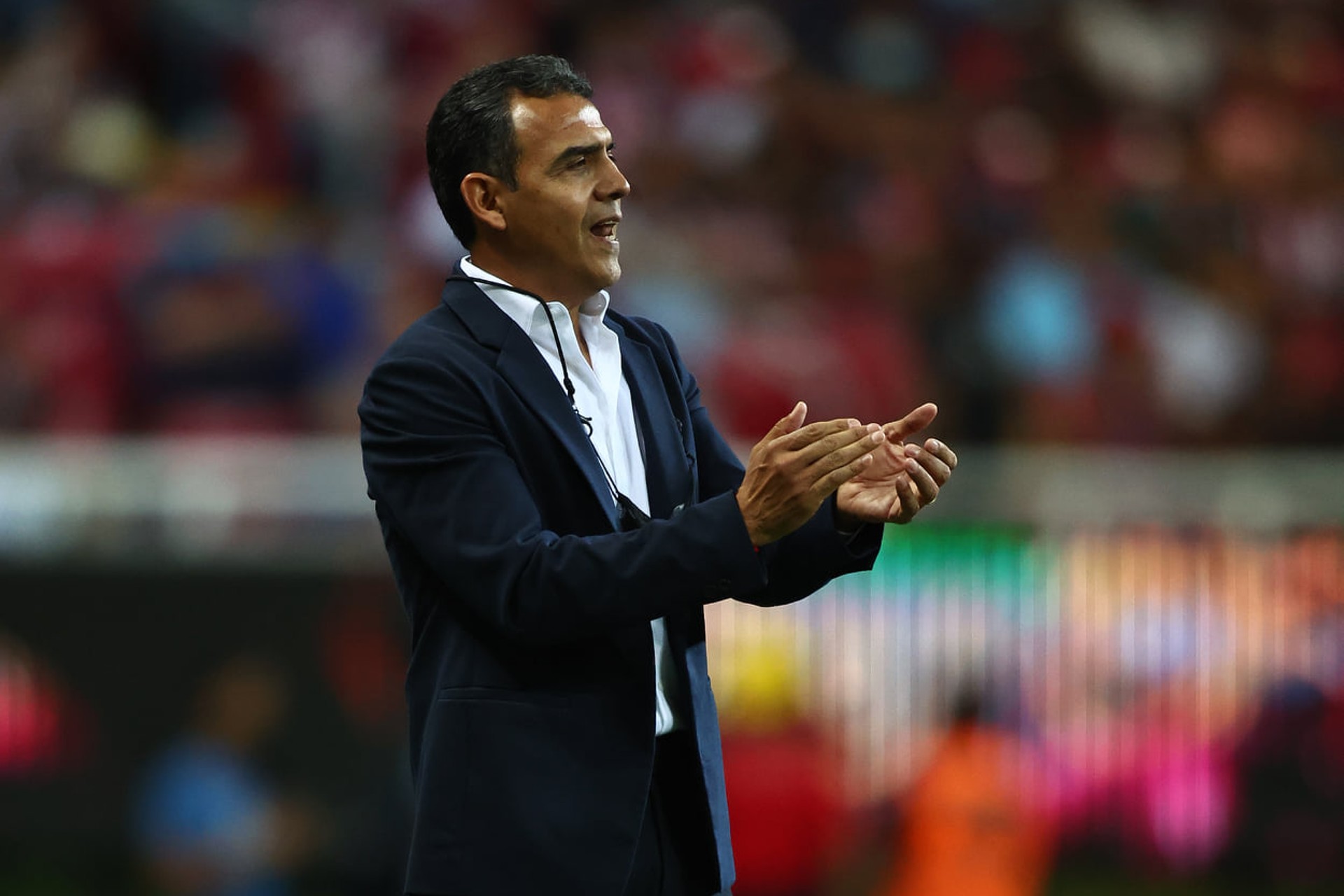 Chivas ratifica a Ricardo Cadena como su entrenador